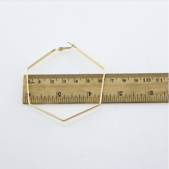 Large Polygon hoop drop gold earrings - Picture 4 of 4